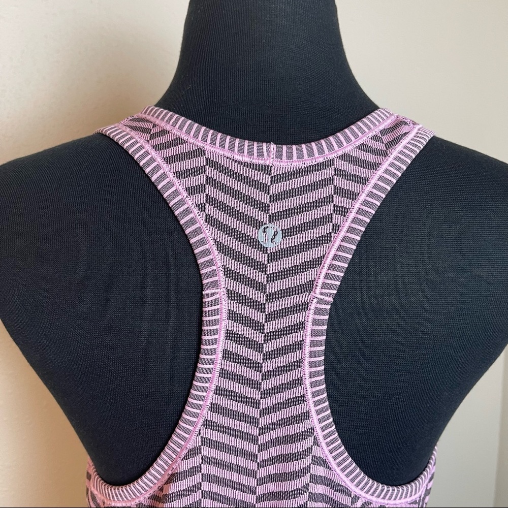 Lululemon Run: Swiftly Tech Racerback Size 8 - image 5